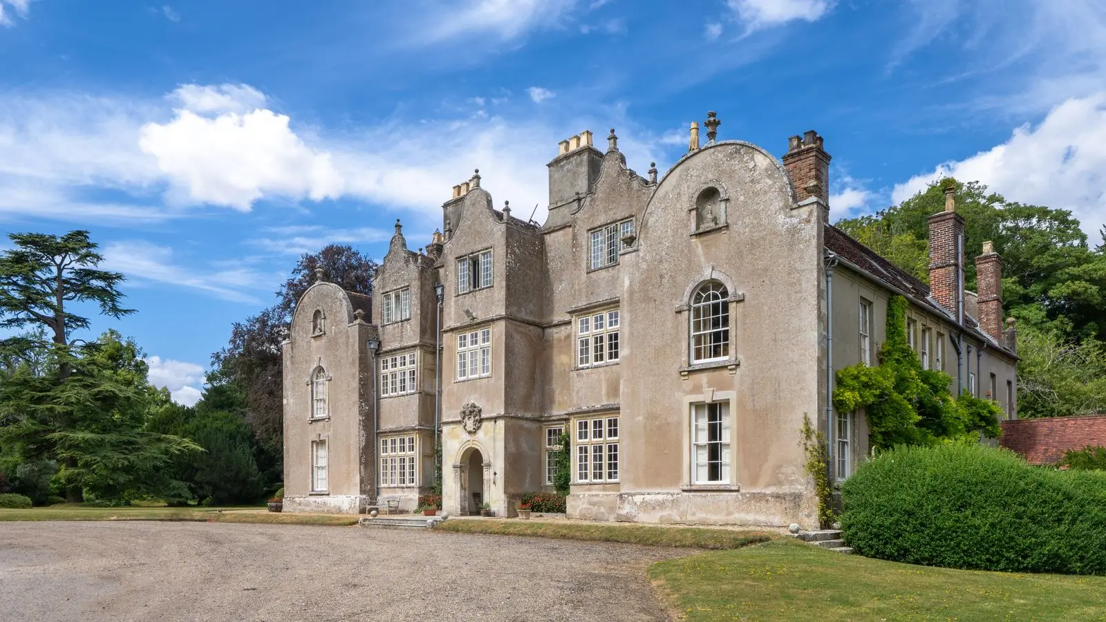 Waterstock, a Jacobean stone manor in Oxfordshire restored by AVERLY